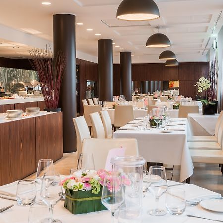 Crowne Plaza Milan City By Ihg Exterior photo