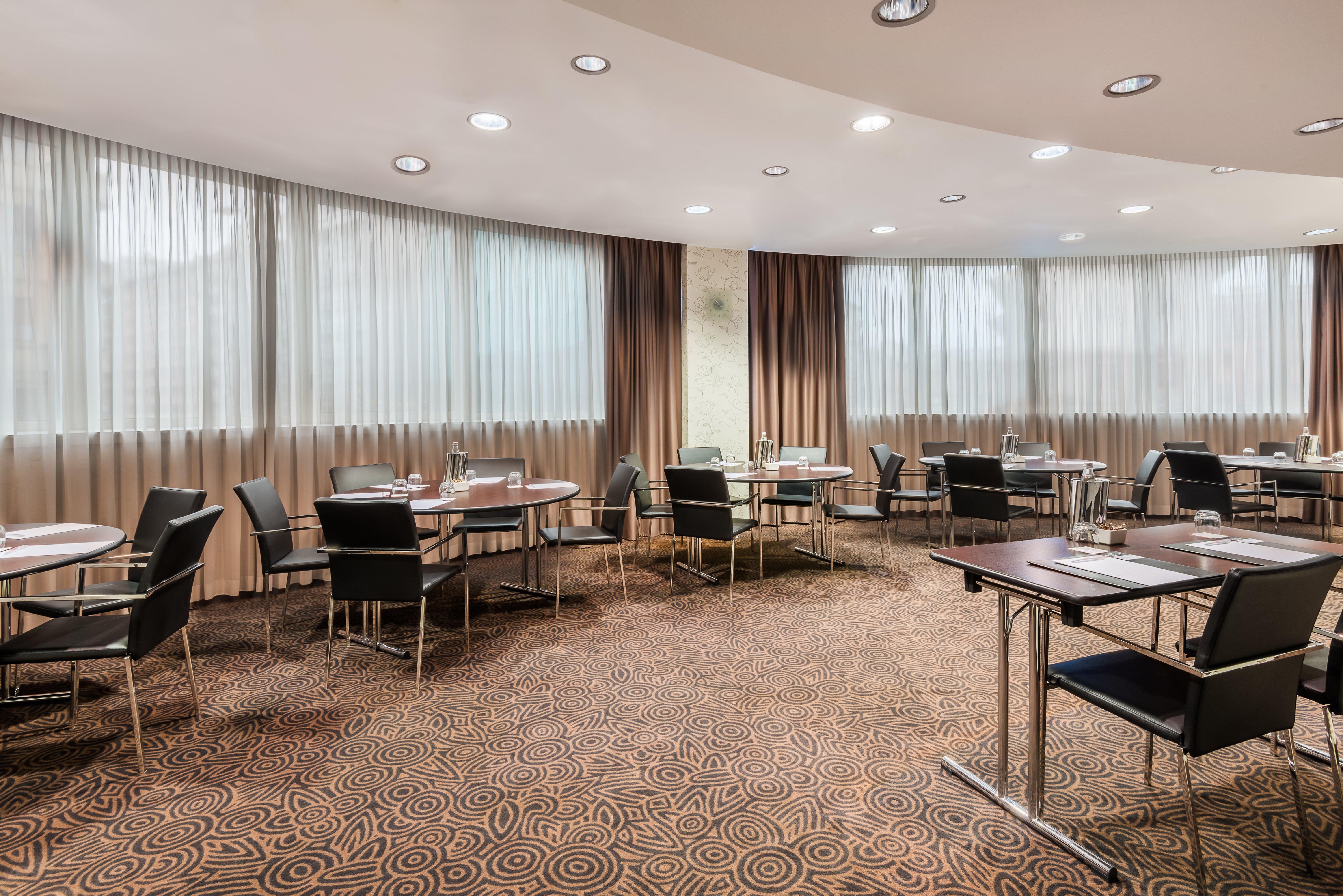 Crowne Plaza Milan City By Ihg Exterior photo