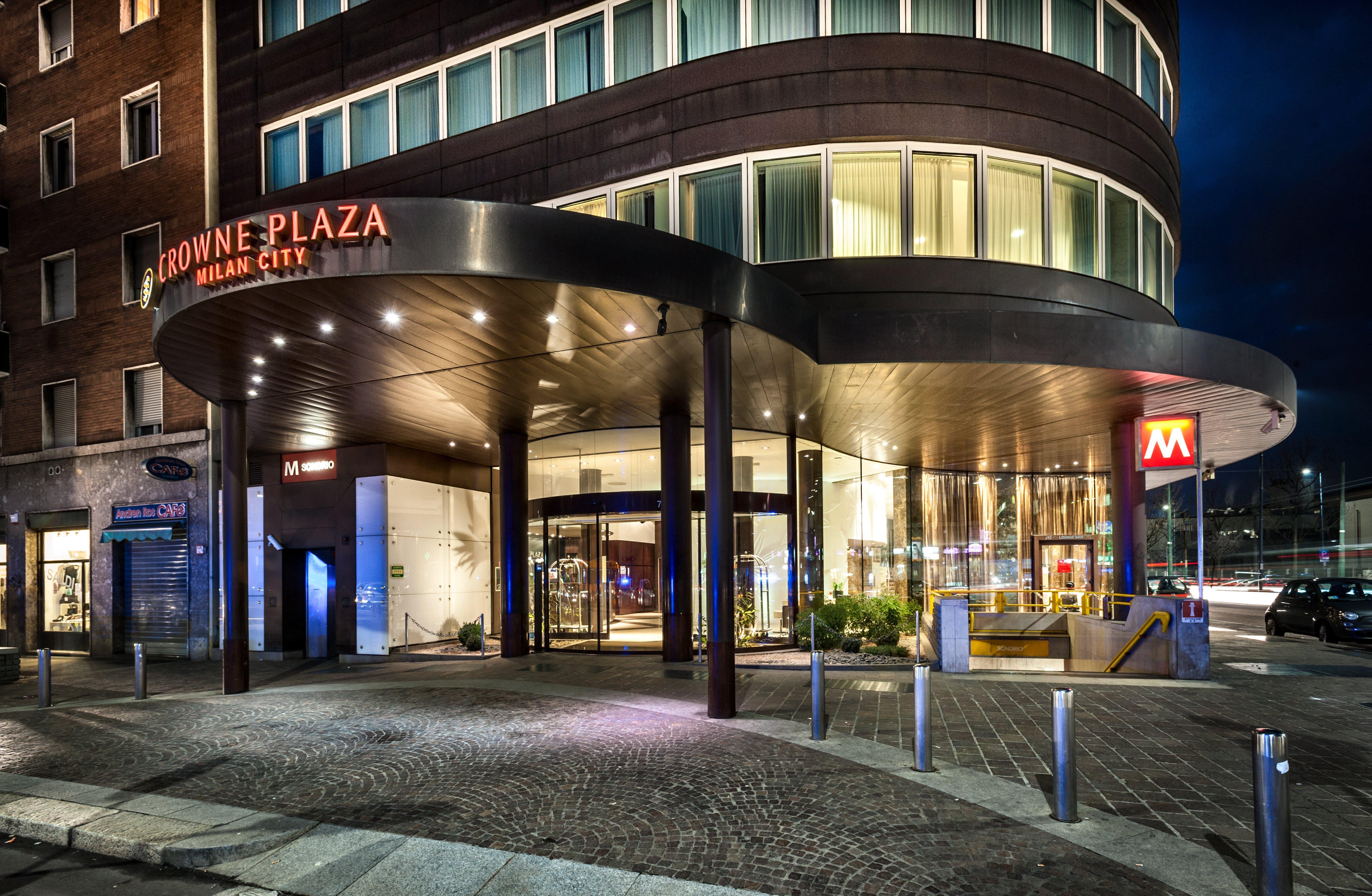 Crowne Plaza Milan City By Ihg Exterior photo