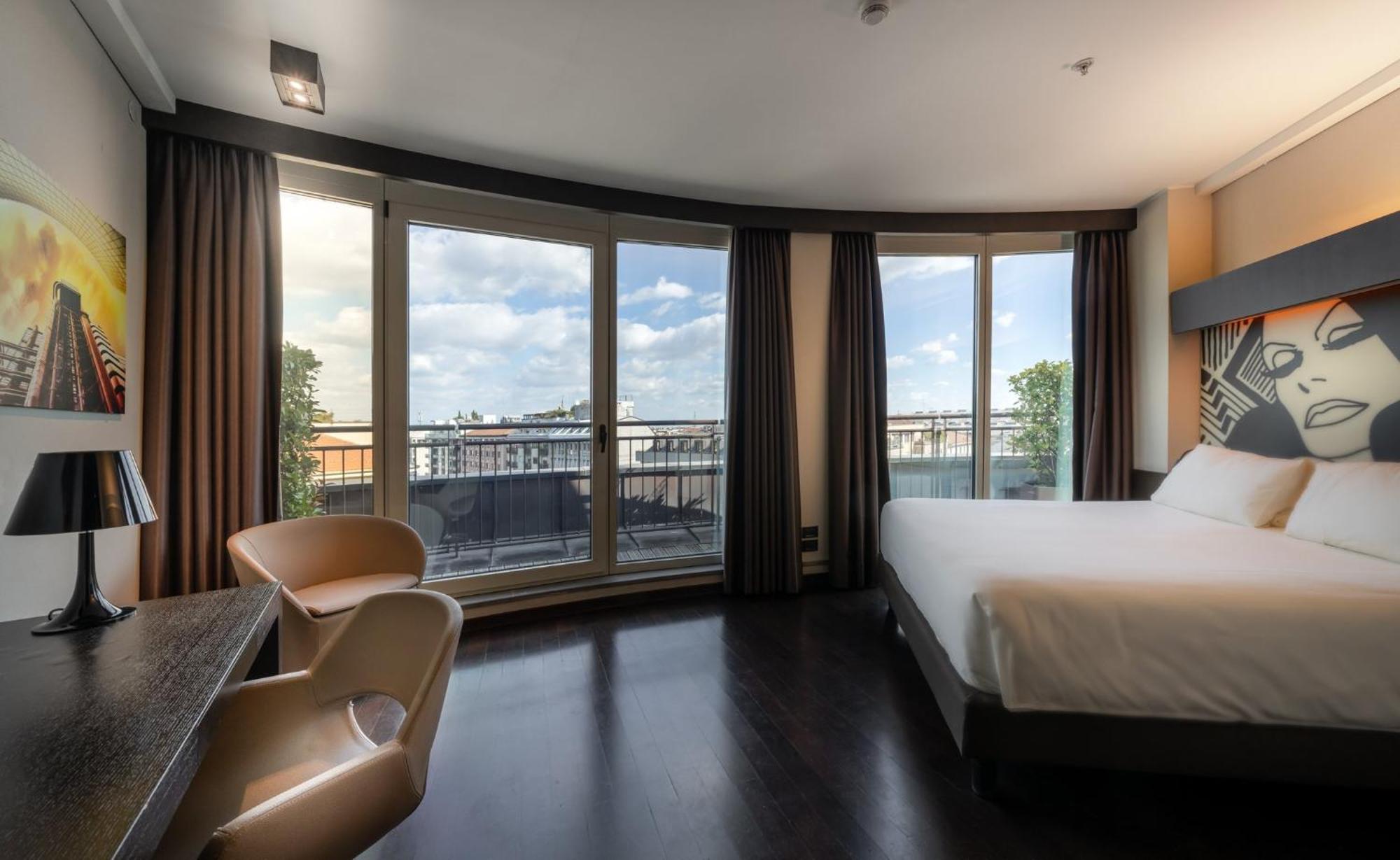 Crowne Plaza Milan City By Ihg Exterior photo